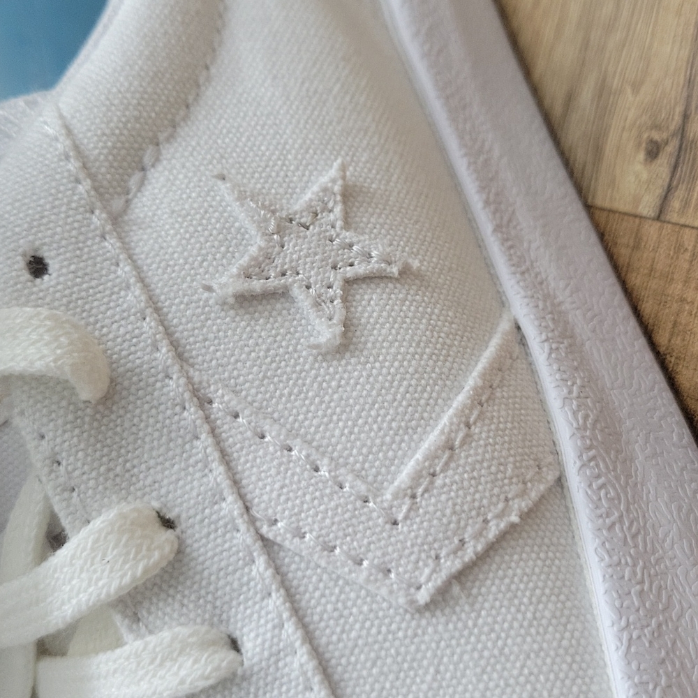 Converse shoes Brand new in the box authentic uper textile. - Picture 2 of 13